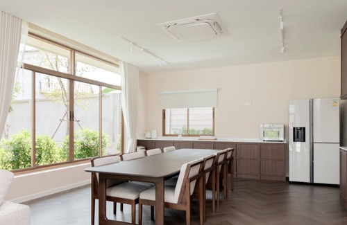 Huai Yai Villa | Emmarin Villa Pattaya