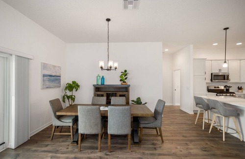 Sumter County House | Emmit Stylish Retreat (Oak Hollow)