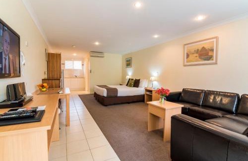 Emu Point Hotel | Emu Point Motel