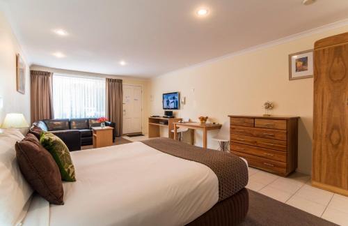 Emu Point Hotel | Emu Point Motel