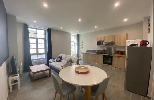 Mayenne Apartment | "En Roue Libre" 45m2 au calme centre-ville rez-de-chaussée