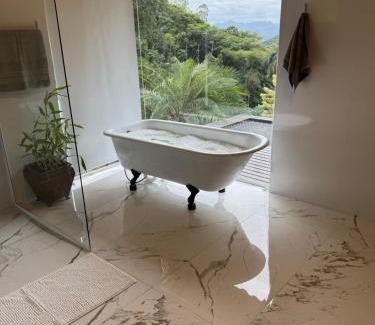 Pomerode Ski Chalet | Encantador Chalé em meio a Natureza para 4 pessoas