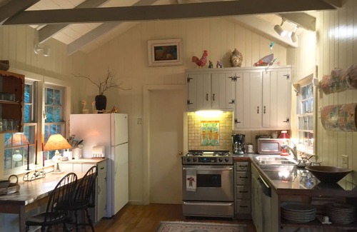 Mirror Lake Cottage | Enchanted Cottage - Private, Peaceful, and Only 5 Minutes to Main Street