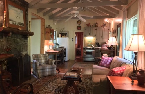 Mirror Lake Cottage | Enchanted Cottage - Private, Peaceful, and Only 5 Minutes to Main Street