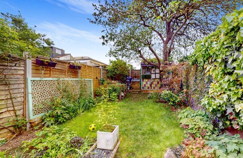 Lea Bridge House | Enchanting 3 Bedroom House With Garden in Leyton