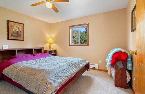 Wauksaukee Cottage | Enchanting cottage in charming Wausaukee with miles of walking trails
