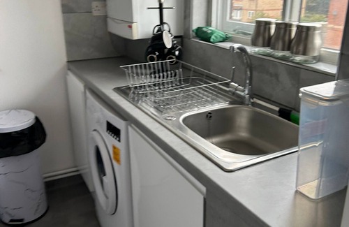 Chase Apartment | Enchanting Enfield Studio free parking