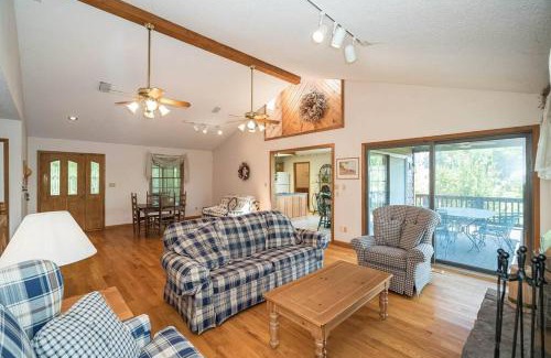 Bonne Terre House | ENCHANTING Escape "100-Acre Private Property"