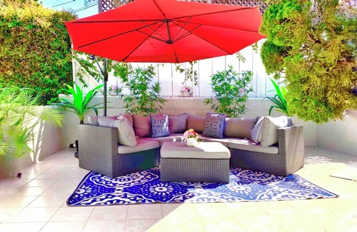 Hollywood Hills West House | Enchanting West Hollywood Hills Oasis+Views+Outdoor Living Room+Garage+Sleeps 6