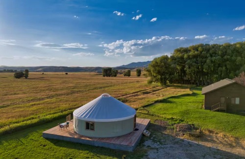 Swan Valley Apartment | Enchanting yurt in secluded mountain view setting
