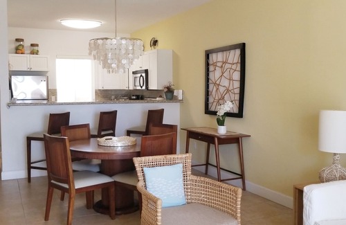 Alice Town Villa | "Endless Sunsets" Ocean View Villa 2 Bedroom/2 Bath