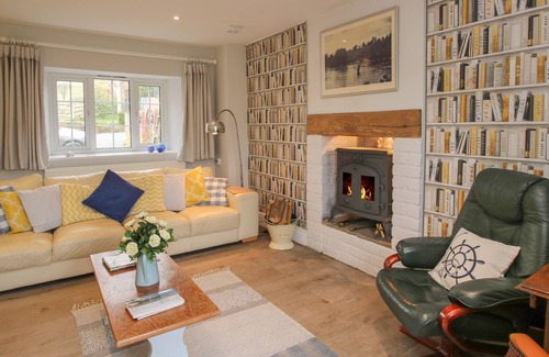 Bishops Castle House | ENGLAND SHELVE FARMHOUSE, pet friendly in Bishop's Castle