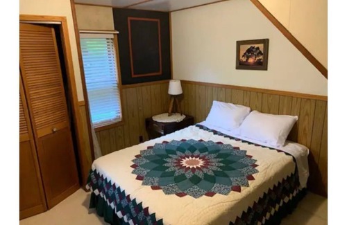 Soldiers Grove Other | English Run Rental House