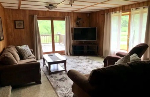 Soldiers Grove Other | English Run Rental House