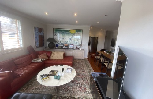 Bondi Apartment | Enjoy a spacious, light filled, convenient to all beaches BONDI apt