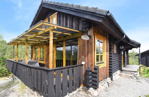 Munkedal House | Enjoy a wonderful vacation in this beautiful cottage with rustic charm.