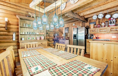 Pine Mountain Club House | ENJOY - An Authentic Log Cabin - Purple Beds - Games - 420 OK! Pets Stay FREE