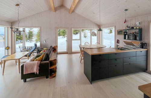 Tretten House | Enjoy an unforgettable vacation in this beautiful and cozy vacation home.