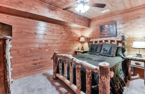 Branson Cedars Cabin | Enjoy Branson at Torrey Pines | 6 Bed, 5 Bath