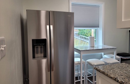 Tazewell Apartment | Enjoy easy access to everything from this perfectly located home base