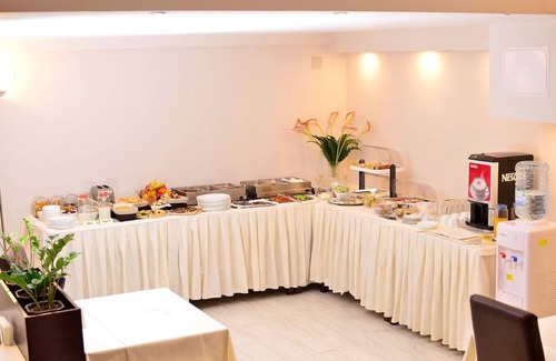 Centar House | Enjoy Free Breakfast and Fitness Center Steps from Skopje's Cultural District