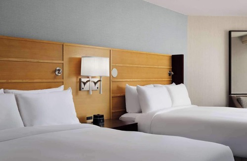 South Redondo Hotel | Enjoy Homey Comfort! Pet-Friendly Stay Close to Hermosa Beach Pier