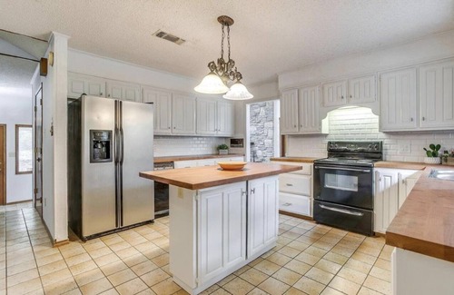 Palo Pinto House | Enjoy Life in the Country Large Ranch House on 90 acres Bring your Horse or ATV