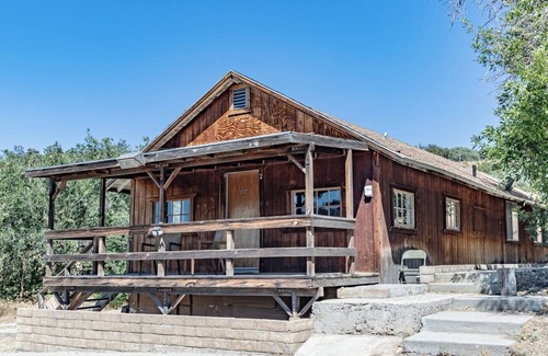 Maricopa Cabin | Enjoy Rustic Comfort near Outdoor Activities at Cozy Glamping Resort