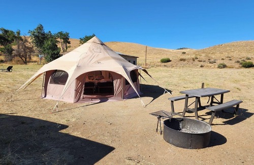 Maricopa Cabin | Enjoy Rustic Comfort near Outdoor Activities at Cozy Glamping Resort