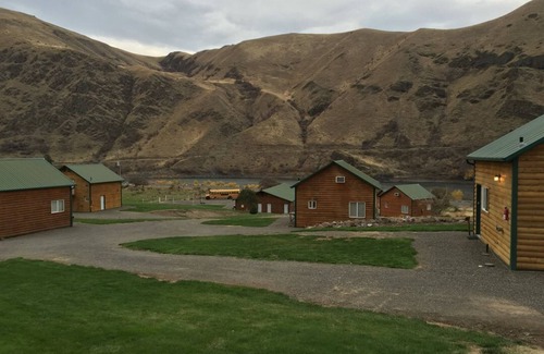 Anatone Cabin | Enjoy some quality family time at the Snake River Rendezvous!