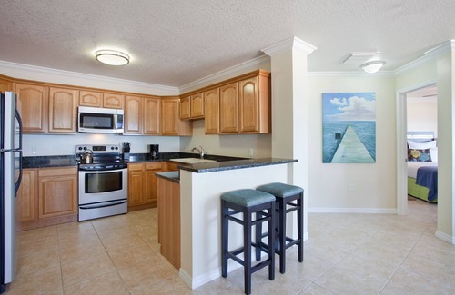 Crystal Harbour Apartment | Enjoy Stunning Views! Full Kitchen, Outdoor Pool, Pet-friendly!