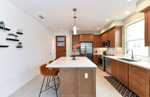 Downtown Napa Condo | Enjoy Sunsets & Wines Downtown Napa
