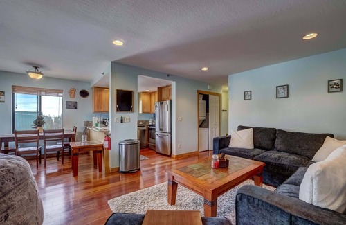 Tahoe Village Condo | Enjoy Tahoe Lakeview Bliss | Pet Friendly!