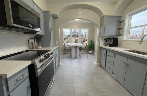 Roseway House | Enjoy the comfort of this four bedroom home in NE Portland/Roseway Neighborhood!