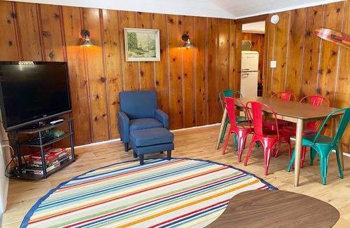 Camdenton Cabin | Enjoy the Quiet Side of the Lake With Resort Amenities + Pool. Pet friendly!