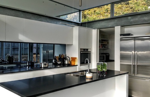 Waikawa Bay House | Enjoy the view