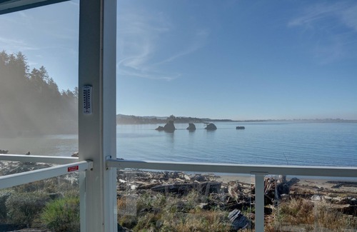 Lincoln City Condo | Enjoy this 2nd floor condo with amazing views of the coast in Lincoln City!