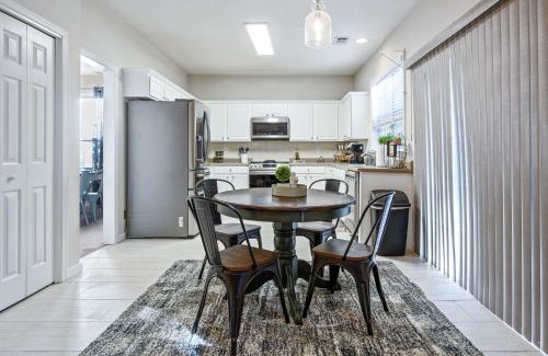 Woodstock House | Enjoy This Amazing Home With Porch & Grill Near DT