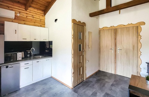 gmina Zakrzewo House | Enjoy your nature vacation on the lakeside of this cozy vacation home!