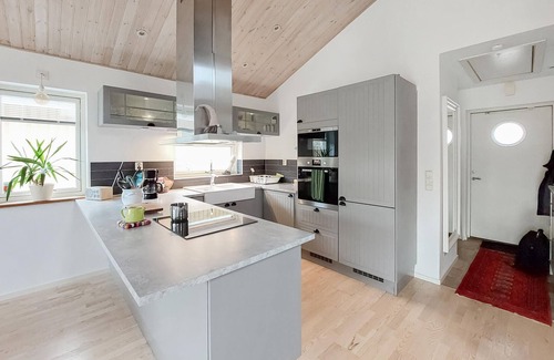 Raa House | Enjoy your vacation in this beautiful vacation home in an old fishing village.