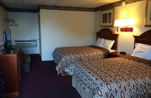 Campbelltown Hotel | Enjoyable Stay For Sure! 4 Relaxing Units w/FREE Breakfast, Swimming Pool!