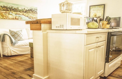 Tybee Island Cottage | Enlisted Men's Mess Hall c1925. All Pets. North Beach & Lighthouse