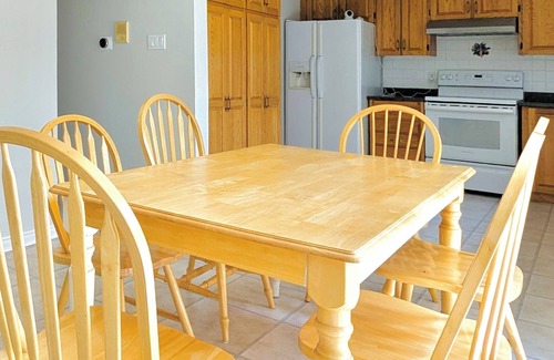 Ottawa Division House | Ensuite 10min from airport 15min to downtown