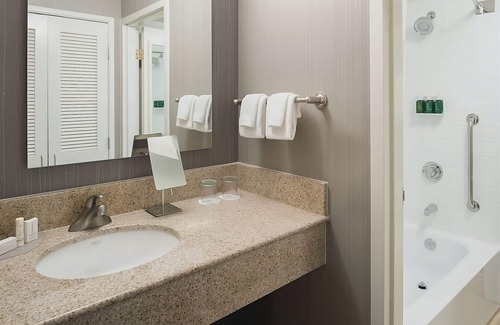 Bridle Trails Hotel | Ensuring a Very Comfortable & Memorable Stay! Pets are Allowed, w/Indoor Pool!