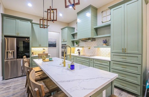 Harlingen House | Entertainers Dream w/Hot Tub, Pool, Arcade & Gym