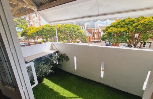 Maryborough Apartment | Entire 2 Attached Duplex Unit, 15ppl
