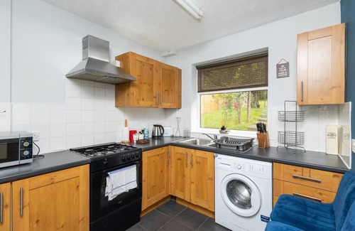 Seacroft House | Entire 2beds home, Leeds14, United Kingdomnn