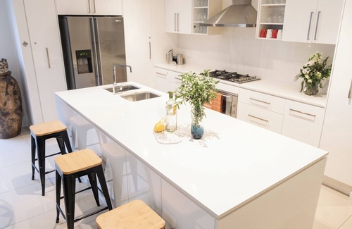 Parkside House | ENTIRE 4 BR 2 Bth-UPMARKET home-PARKSIDE- Brilliant Location close to city