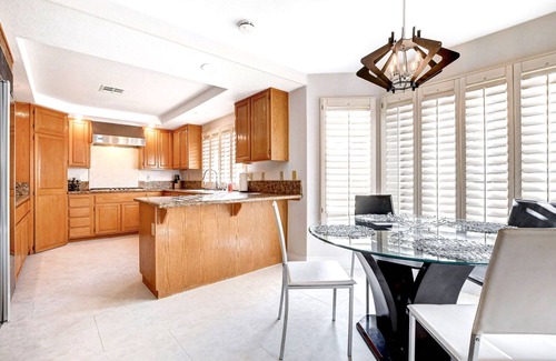 Spring Valley House | ENTIRE 5 BDRM HOUSE LAS VEGAS/SUMMERLIN