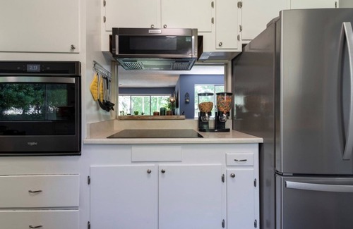 Fair Oaks House | Entire 5 br, tri-level Home Family, Fun, Relax & dreamy park like yard!